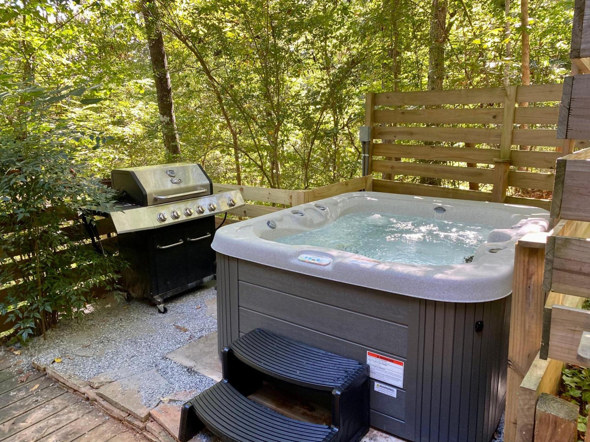 Convenient Cottage-Hot Tub, 4 Minutes To Dahlonega Exterior photo
