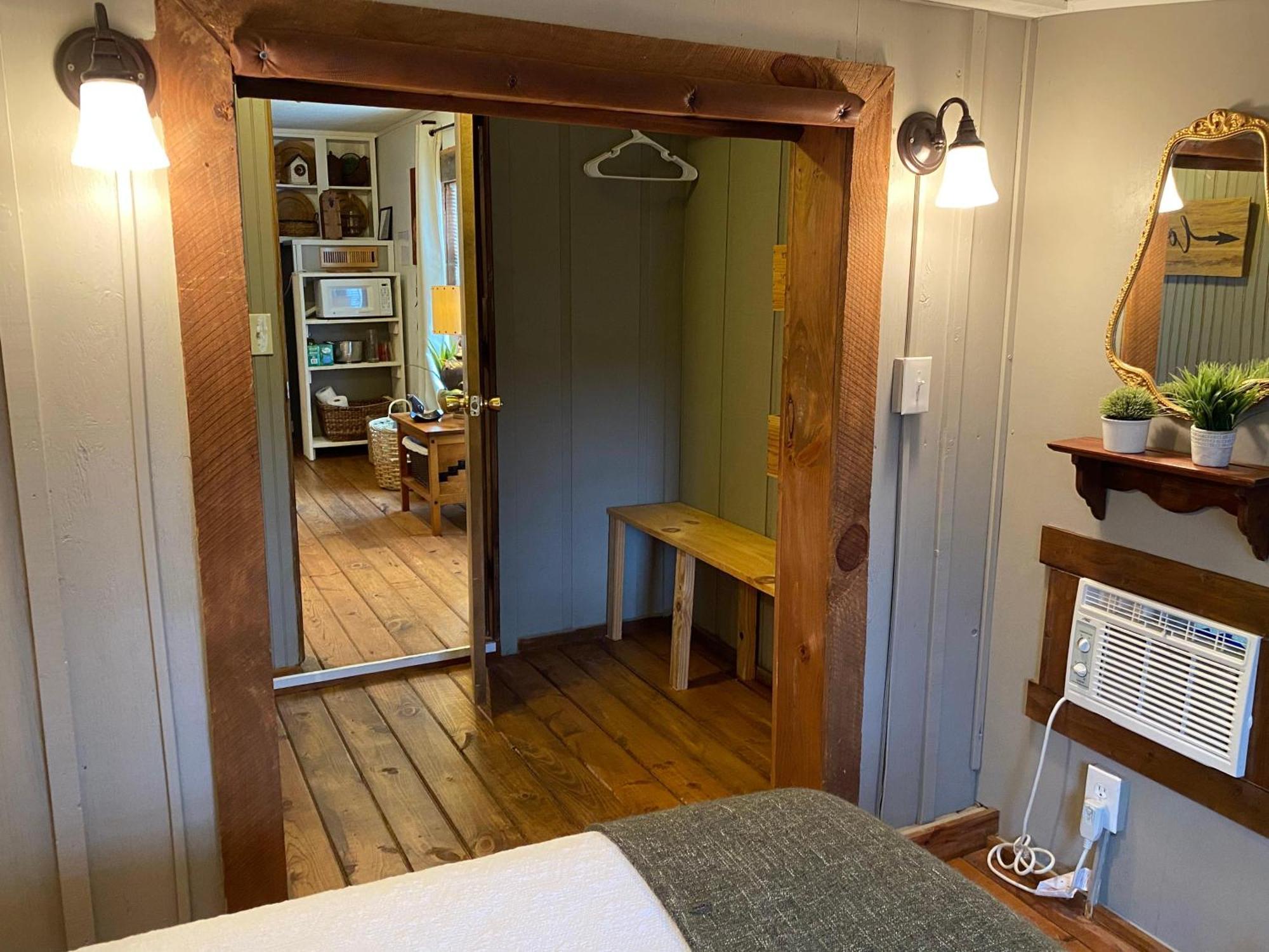 Convenient Cottage-Hot Tub, 4 Minutes To Dahlonega Exterior photo